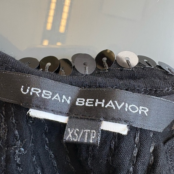 Urban Behavior Black Sequin Shimmer racerback Crop Tank Top women's size XS - Picture 5 of 7